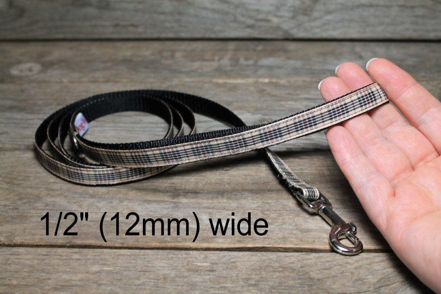 Tartan Dog Leash - Blackberry Plaid